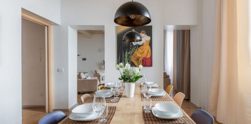 Pantheon Historical White Apartment - iFlat