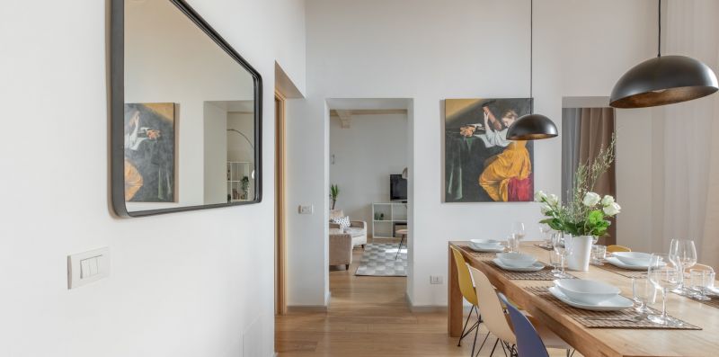 Pantheon Historical White Apartment - iFlat