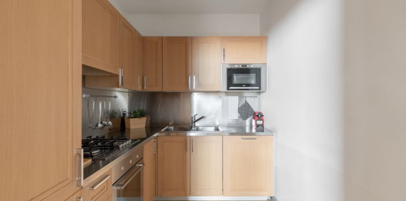 Pantheon Historical White Apartment - iFlat
