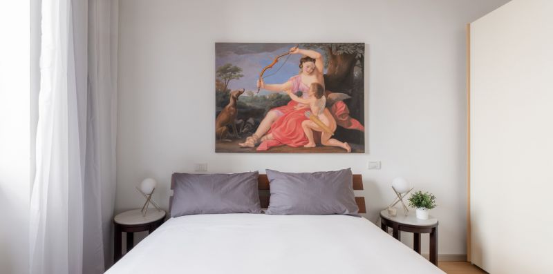 Pantheon Historical White Apartment - iFlat
