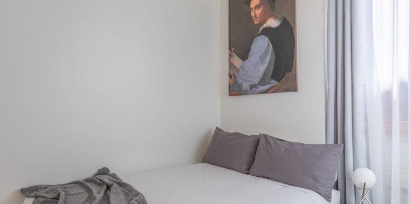 Pantheon Historical White Apartment - iFlat