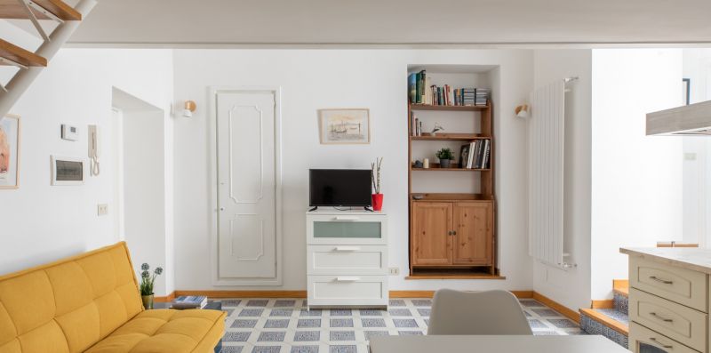 iFlat | Yellow Monti Studio Apartment - iFlat