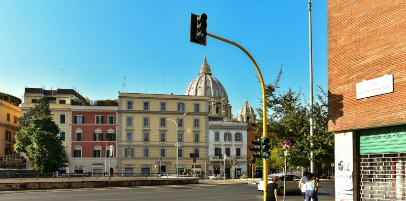 Red & White Vatican Apartment - iFlat