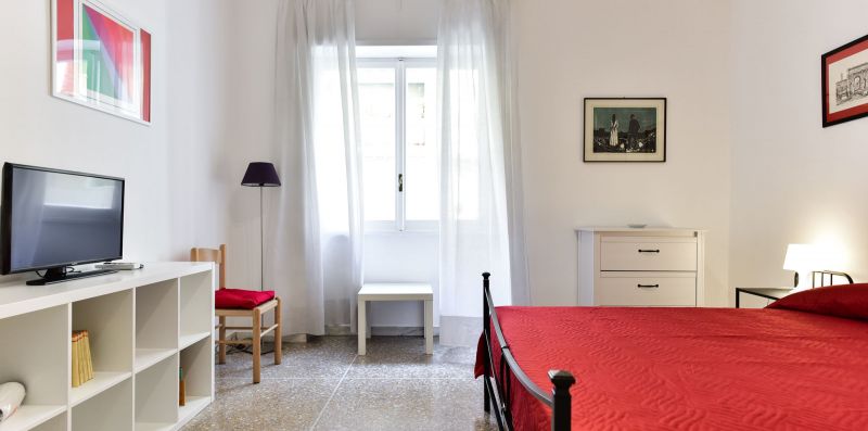 Red & White Vatican Apartment - iFlat