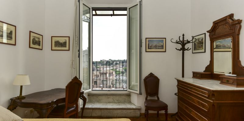Rome At Your Feet - iFlat