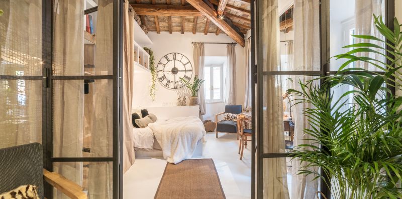 Charming Luxury Navona Apartment in Historic Building - iFlat