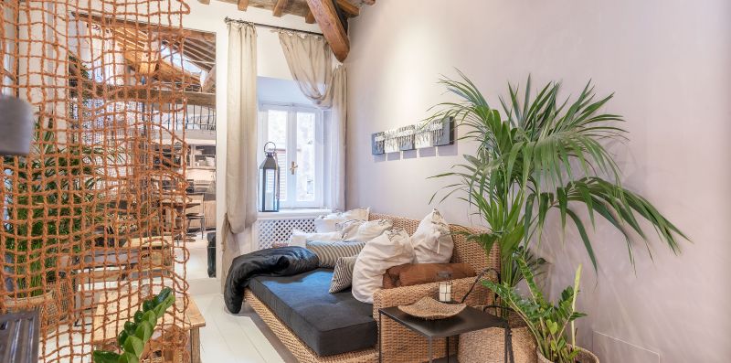 Charming Luxury Navona Apartment in Historic Building - iFlat