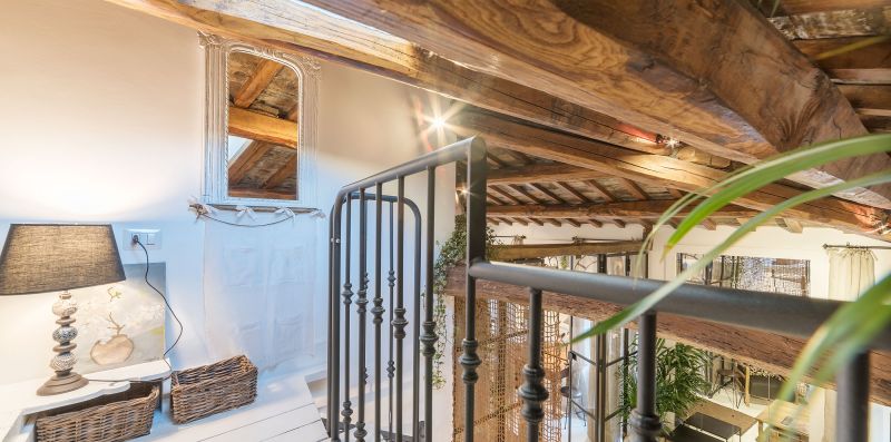 Charming Luxury Navona Apartment in Historic Building - iFlat