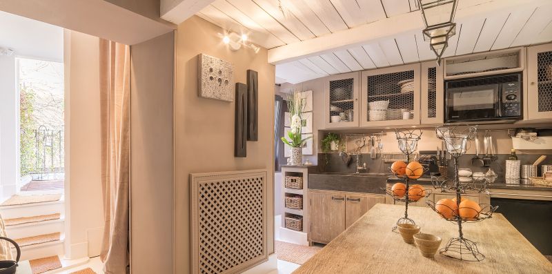 Charming Luxury Navona Apartment in Historic Building - iFlat