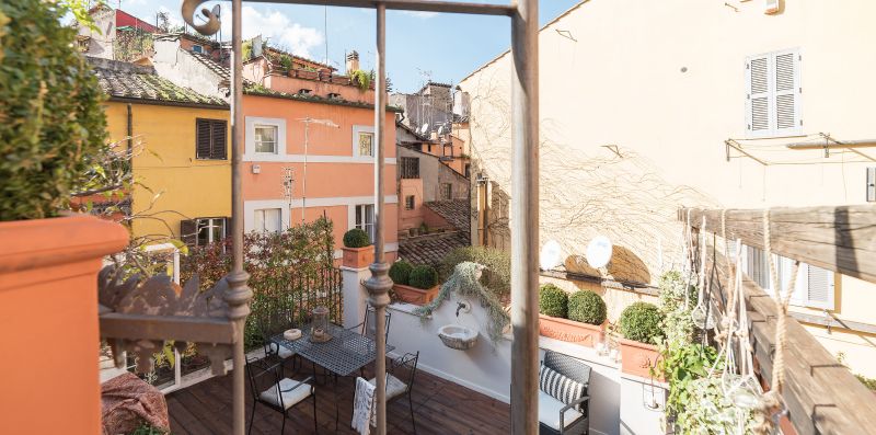 Charming Luxury Navona Apartment in Historic Building - iFlat