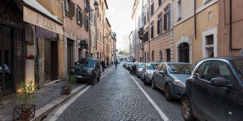 Charming Luxury Navona Apartment in Historic Building - iFlat