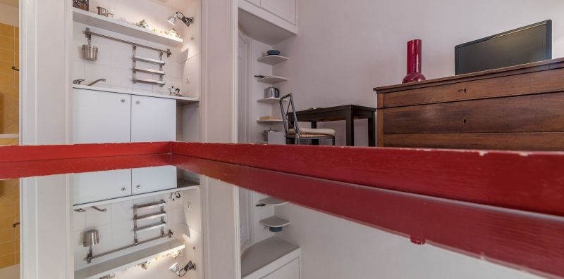 Spanish Steps Studio Apartment - iFlat