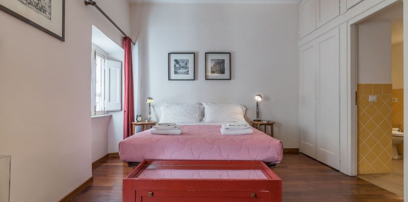 Spanish Steps Studio Apartment - iFlat