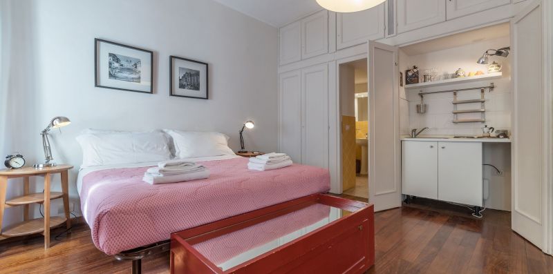 Spanish Steps Studio Apartment - iFlat