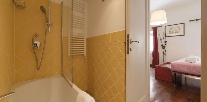 Spanish Steps Studio Apartment - iFlat