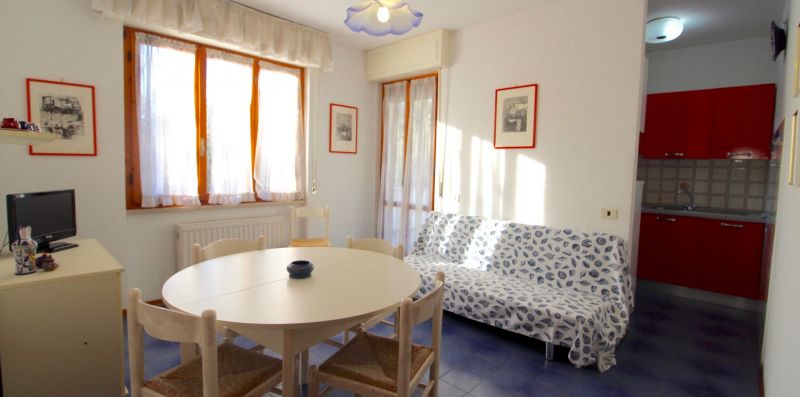Rif. D6 - INDIPENDENZA 9 - Immobiliare Arcobaleno di Cecinini Elena