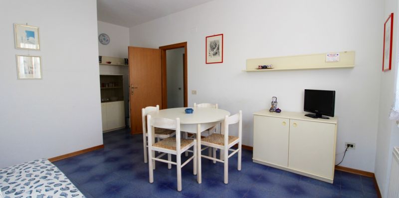 Rif. D6 - INDIPENDENZA 9 - Immobiliare Arcobaleno di Cecinini Elena