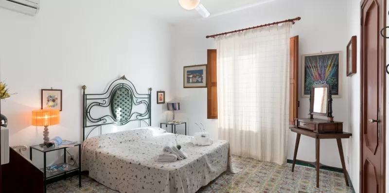 Nino Bixio - itregolfiaccomodation