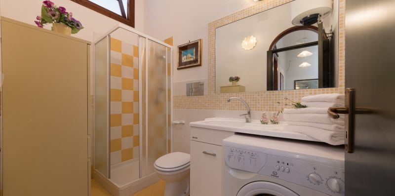 Nino Bixio - itregolfiaccomodation