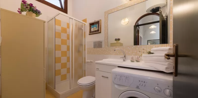 Nino Bixio - itregolfiaccomodation