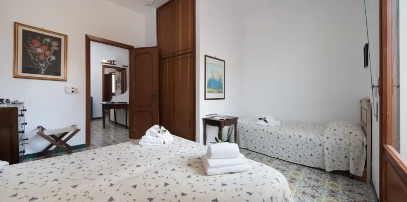 Nino Bixio - itregolfiaccomodation