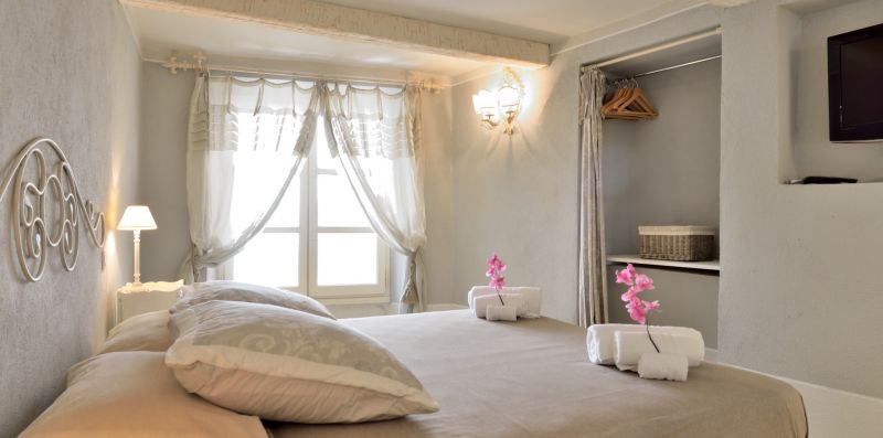 St Tropez Romantic House - suitelowcost