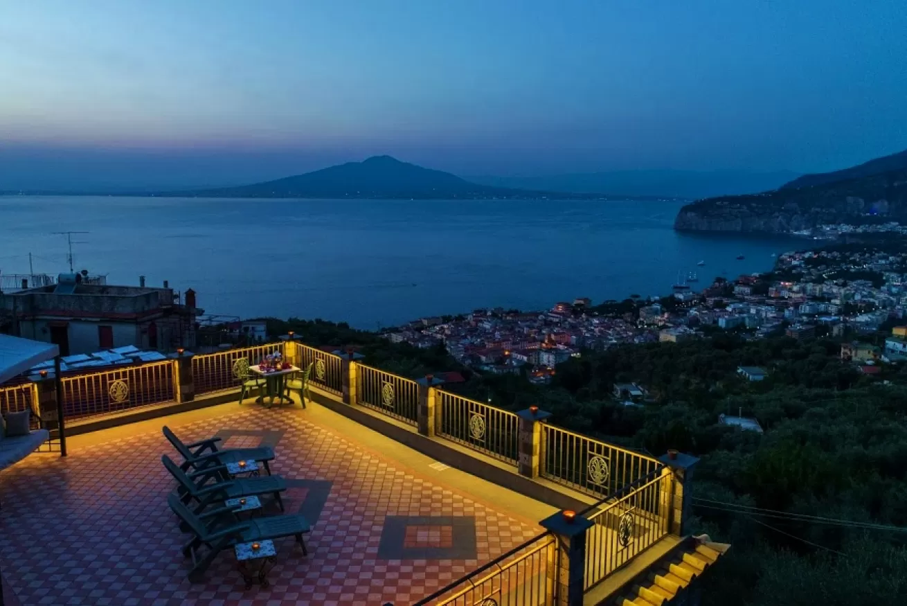 VILLA CARUSO STUNNING SEA VIEW 15063080EX VACATION RENTAL SORRENTO