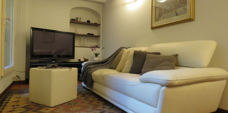 Cesare Battisti Apartment - Vector Rentals & Property Services SRL Unipersonal