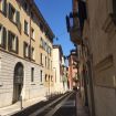 Accesso al montacarichi per il parcheggio - Verona Journeys
