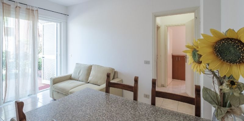 HOLIDAY SIRMIONE B8 Apartment - con piscina fronte lago e parcheggio interno - Vivere il Garda