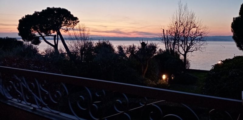 LAKE SUNSET - SIRMIONE - Vivere il Garda