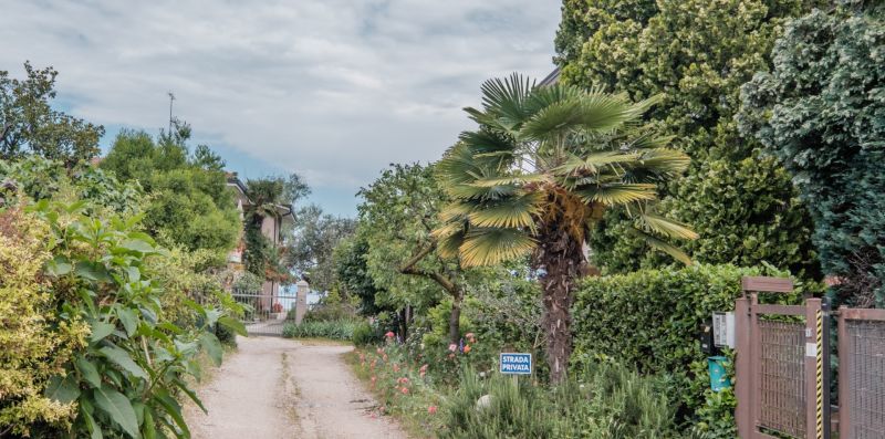 DA LAURA - monolocale piano terra con piscina fronte lago - Vivere il Garda
