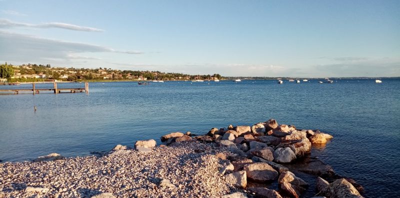 DA LAURA - monolocale piano terra con piscina fronte lago - Vivere il Garda
