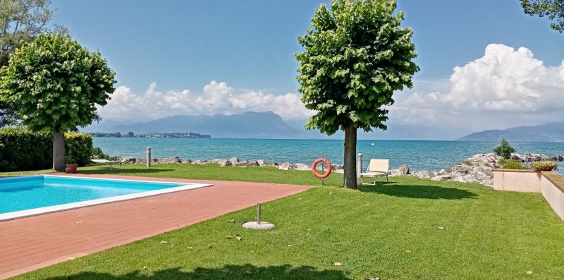 DA LAURA - monolocale piano terra con piscina fronte lago - Vivere il Garda