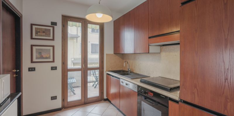 CASA MARY TRE - attico con terrazza a 2 passi dal lago - Vivere il Garda