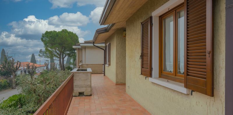 CASA MARY TRE - attico con terrazza a 2 passi dal lago - Vivere il Garda