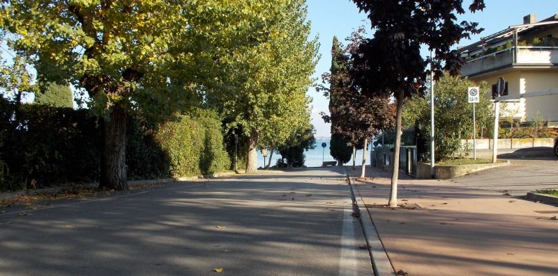 CASA MARY TRE - attico con terrazza a 2 passi dal lago - Vivere il Garda