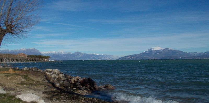 CASA MARY TRE - attico con terrazza a 2 passi dal lago - Vivere il Garda