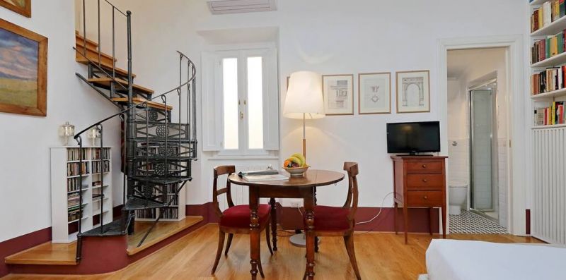 Grillo- Flat with terrace over the Imperial Forums for 4  - Weekey Rentals