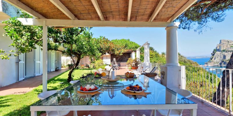 ISCHIA 2 - Bellissimo appartamento con terrazza vista mare per 8 - Weekey Rentals