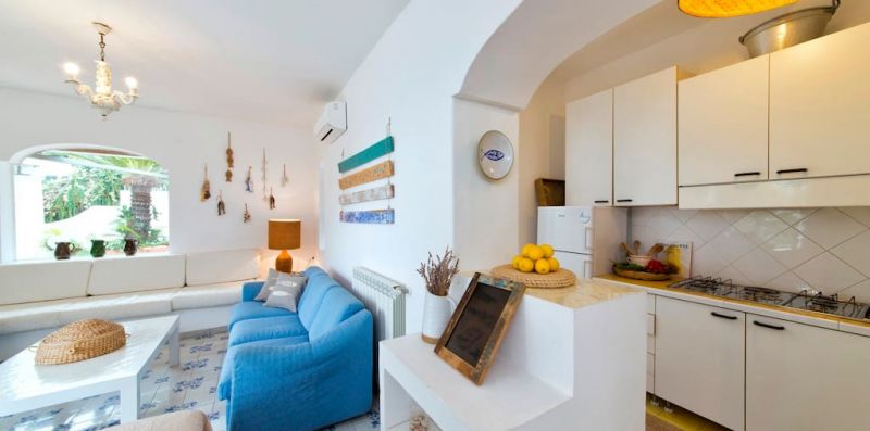 ISCHIA 2 - Bellissimo appartamento con terrazza vista mare per 8 - Weekey Rentals