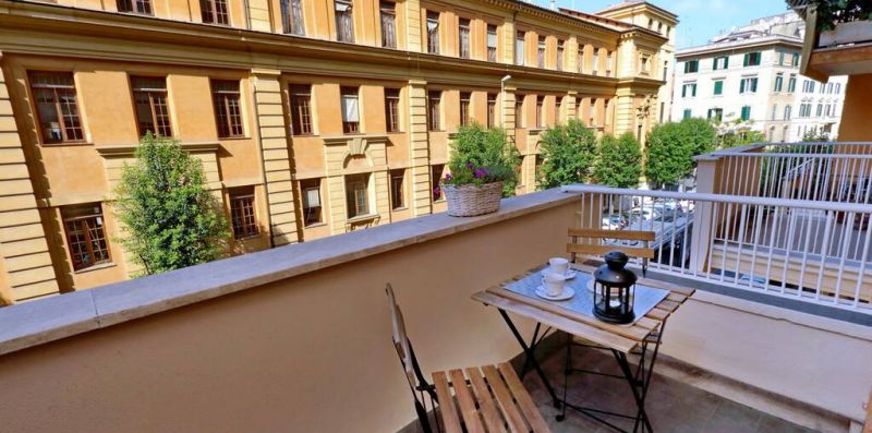La Finestra sul Vaticano - Bright and well-served apartment for 6  - Weekey Rentals