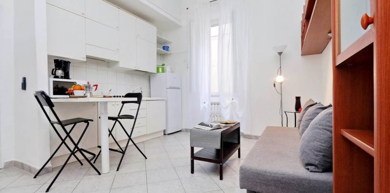Lungaretta 4 - Luminoso appartamento per 4 con terrazzo - Weekey Rentals
