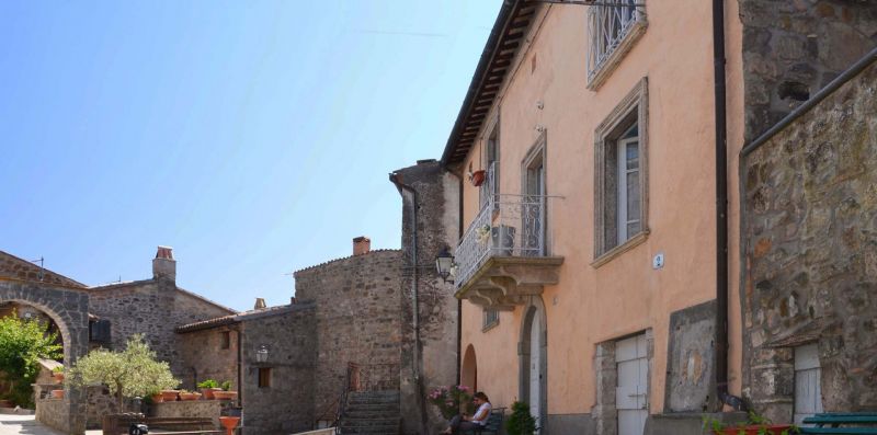 Casa del Borgo -  Antico palazzo nel cuore del borgo di Sermugnano per 5/6 pax - Weekey Rentals