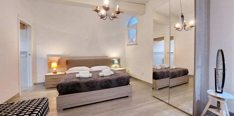 Baccina - Comodo bilocale nel caratteristico Monti, vicino al Colosseo - Weekey Rentals