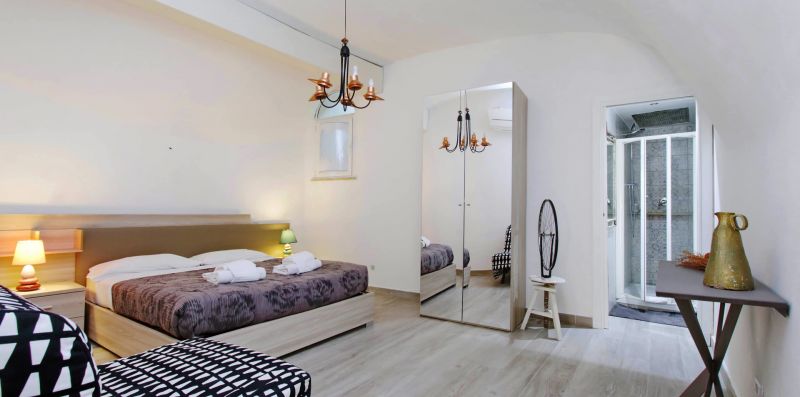 Baccina - Comodo bilocale nel caratteristico Monti, vicino al Colosseo - Weekey Rentals