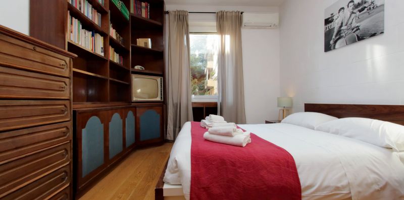 Trastevere- Vintage design apartment for 6  - Weekey Rentals