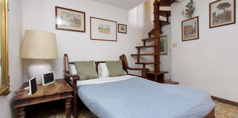 Banchi Nuovi - Cozy little apartment for 4 close to piazza Navona - Weekey Rentals