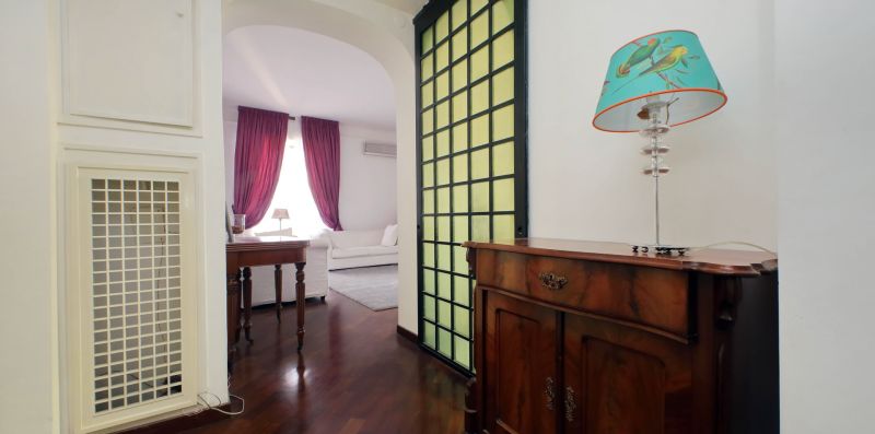 San Giovanni - Appartamento per 4 pax con terrazzo vicino al Colosseo - Weekey Rentals