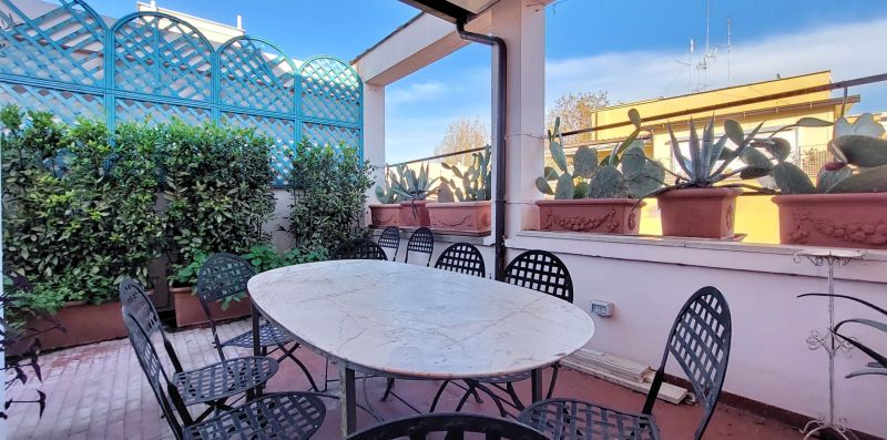 San Giovanni - Apartment for 4 pax with beautiful terrace close to the Coloseum - Weekey Rentals